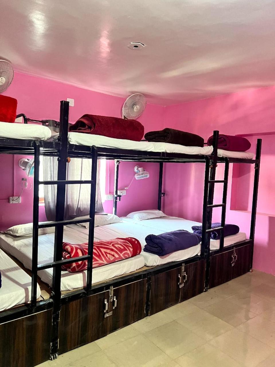 The Hostel Crown Udaipur Esterno foto