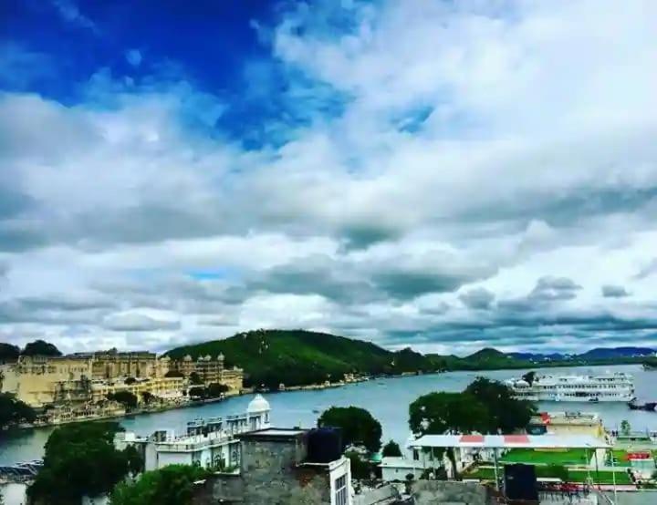 The Hostel Crown Udaipur Esterno foto